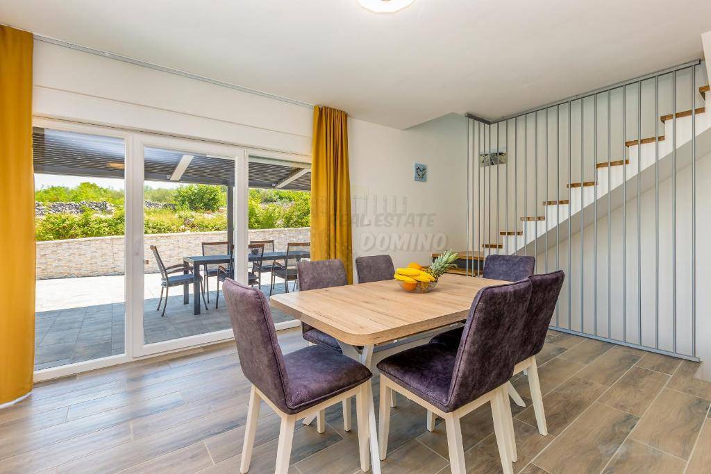 Hiša Malinska, Malinska-Dubašnica, 122m2