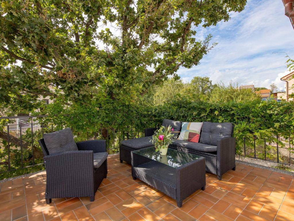 Hiša z bazenom in 6 spalnicami!! Mesto Krk - okolica!