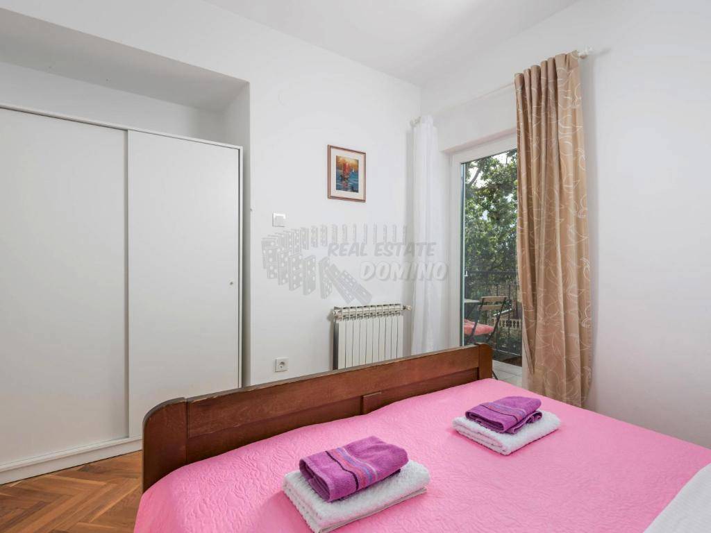 Hiša z bazenom in 6 spalnicami!! Mesto Krk - okolica!