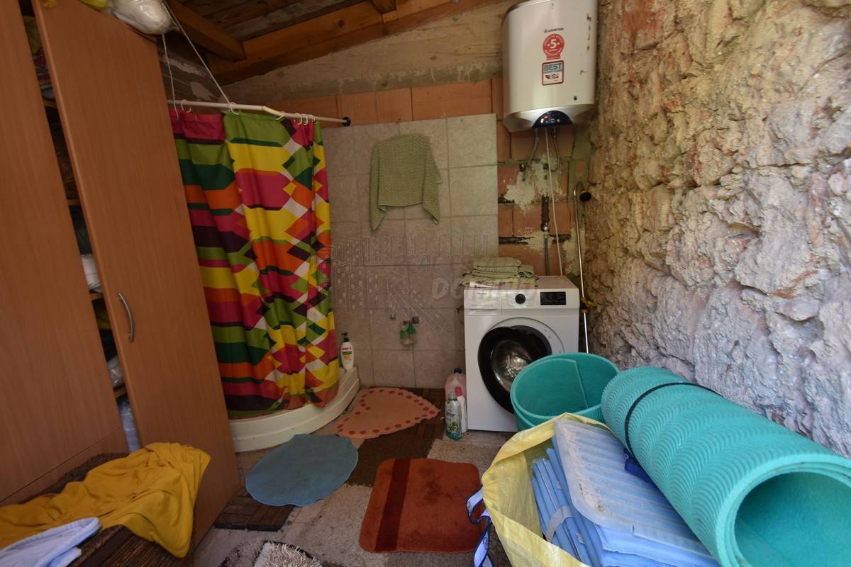 Stara kamnita hiša delno prenovljena! Šilo - okolica