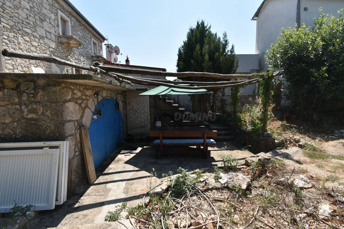 Stara kamnita hiša delno prenovljena! Šilo - okolica