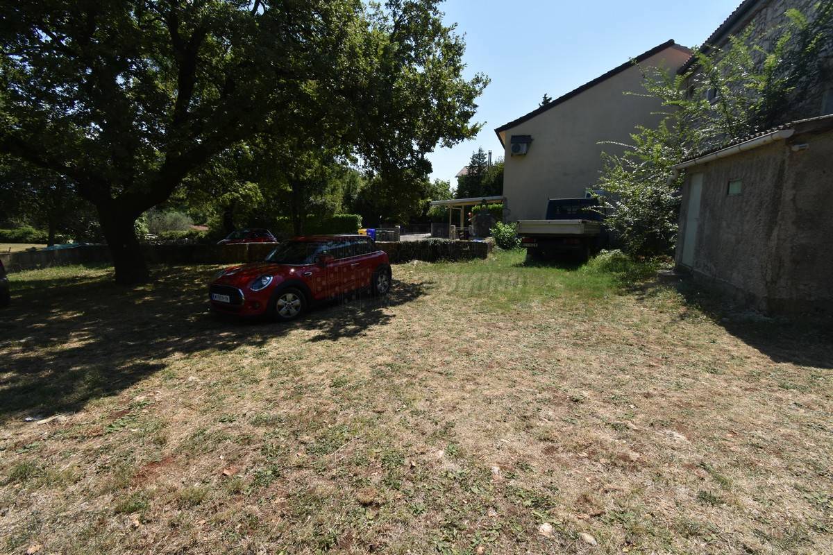 Stara kamnita hiša delno prenovljena! Šilo - okolica