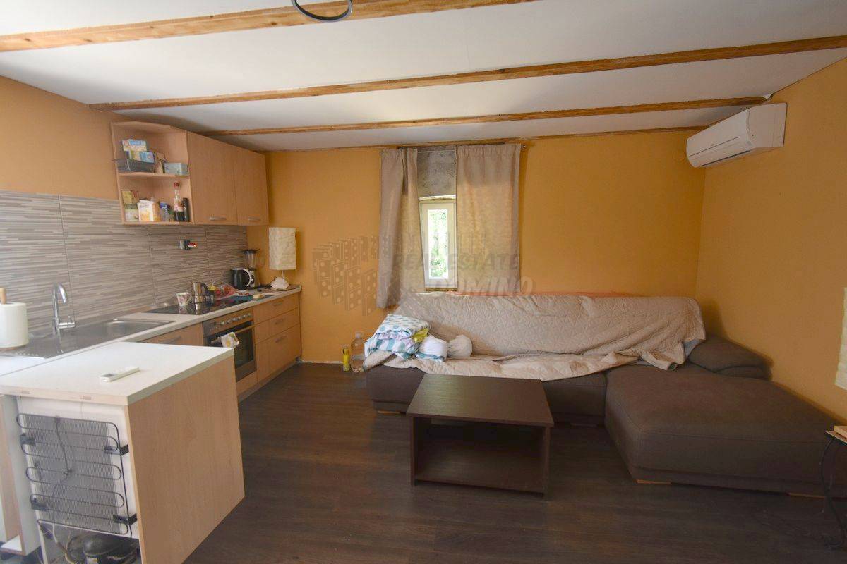 Stara kamnita hiša delno prenovljena! Šilo - okolica