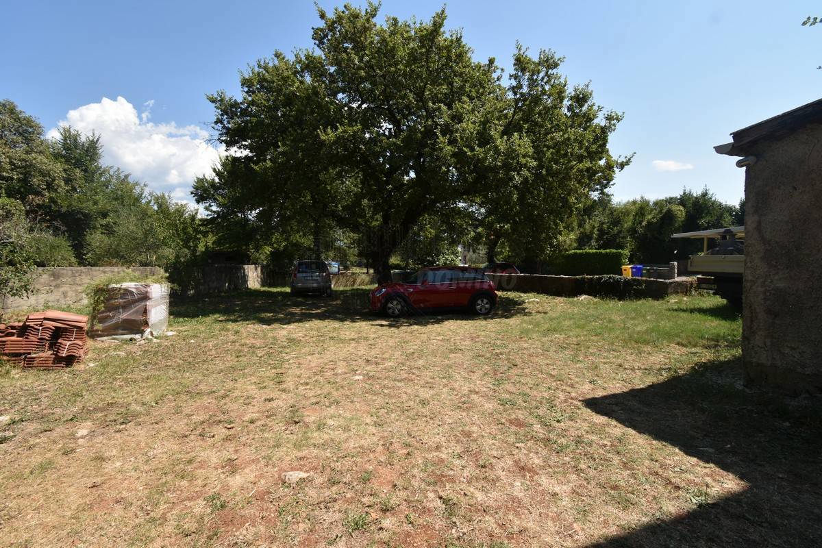 Stara kamnita hiša delno prenovljena! Šilo - okolica