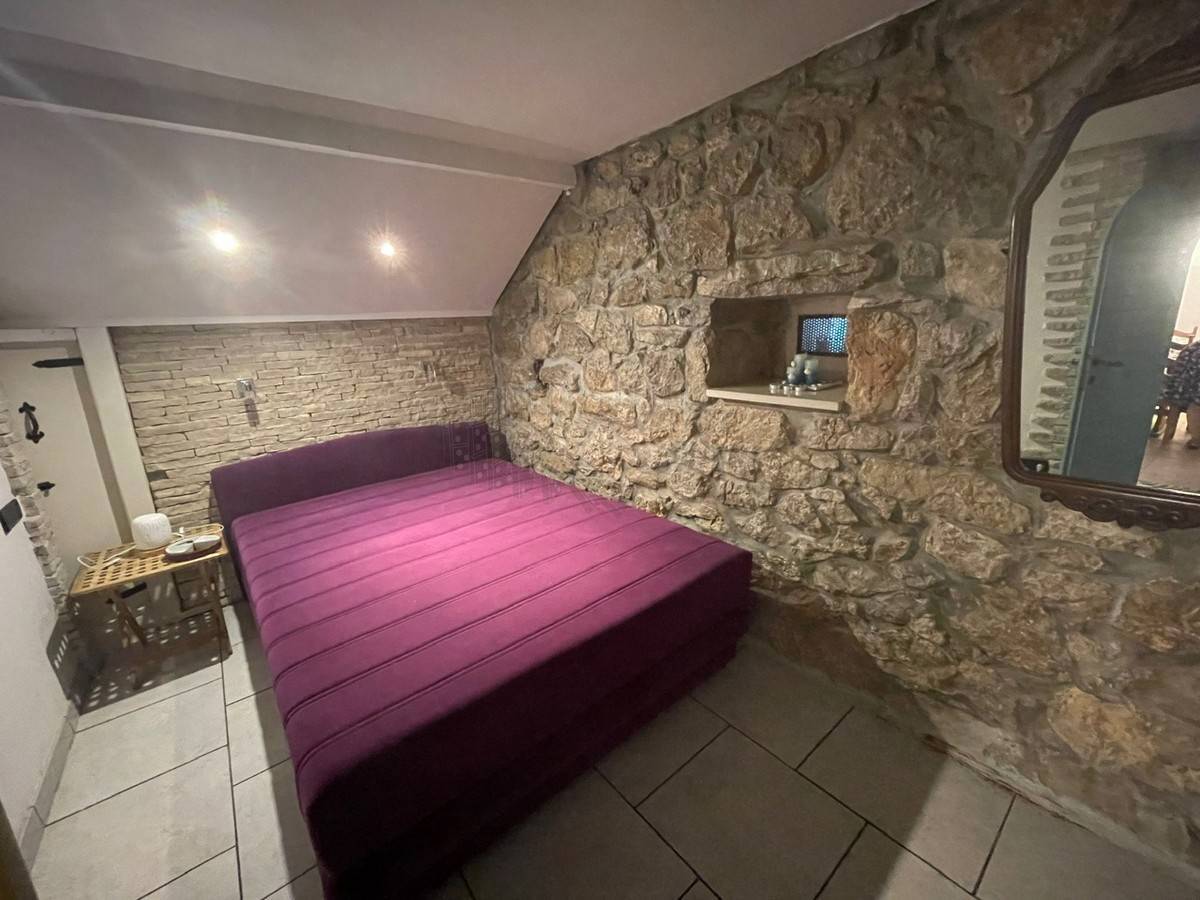Čudovita prenovljena stara kamnita hiša! Otok Krk!!