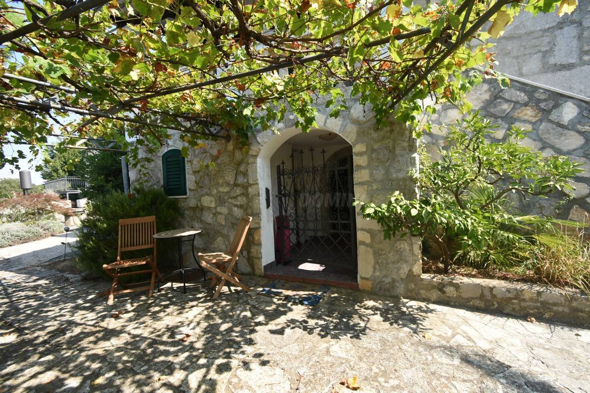 Čudovita prenovljena stara kamnita hiša! Otok Krk!!