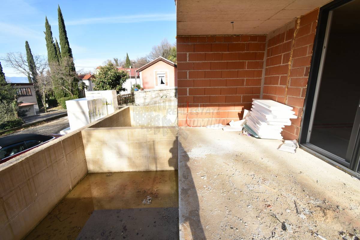 Stanovanje z vrtom in bazenom, novogradnja! Otok Krk