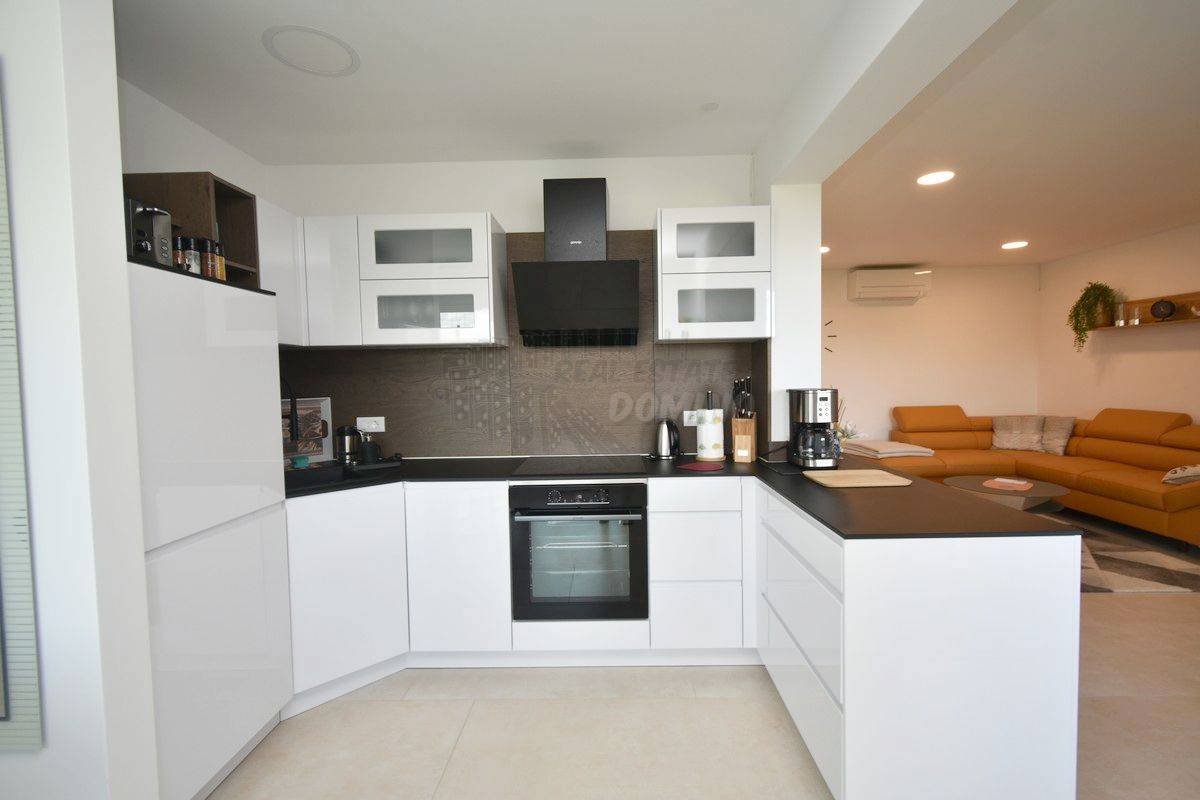 Elitni del Malinske, Rova, luksuzni apartma! Pogled na morje!