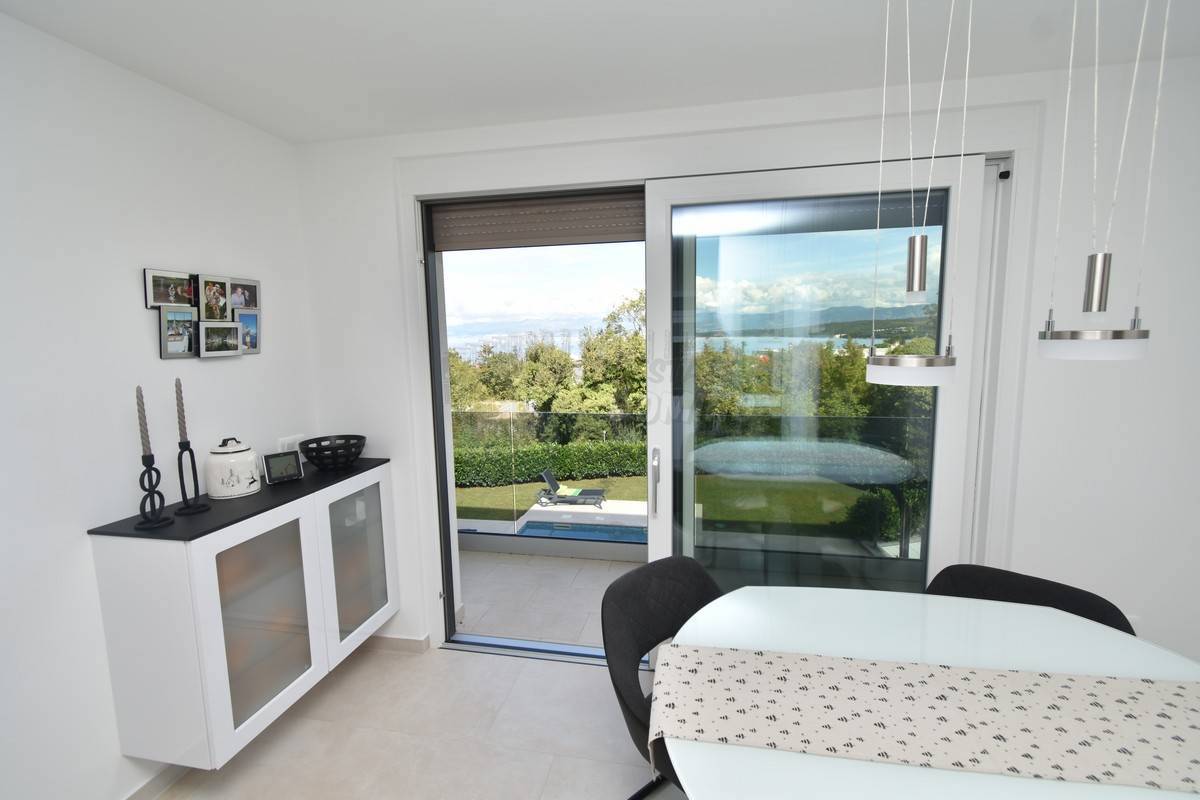 Elitni del Malinske, Rova, luksuzni apartma! Pogled na morje!