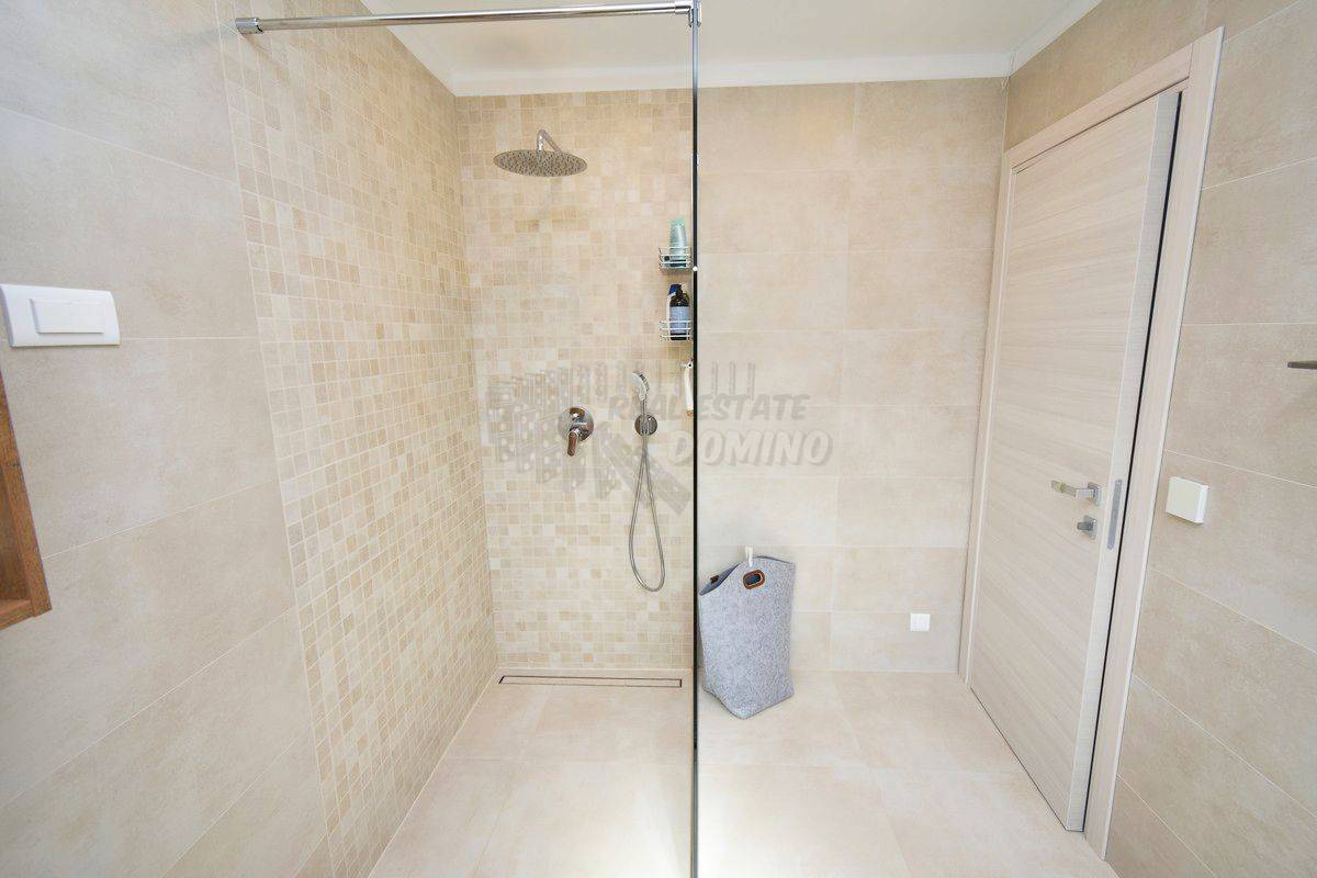 Elitni del Malinske, Rova, luksuzni apartma! Pogled na morje!