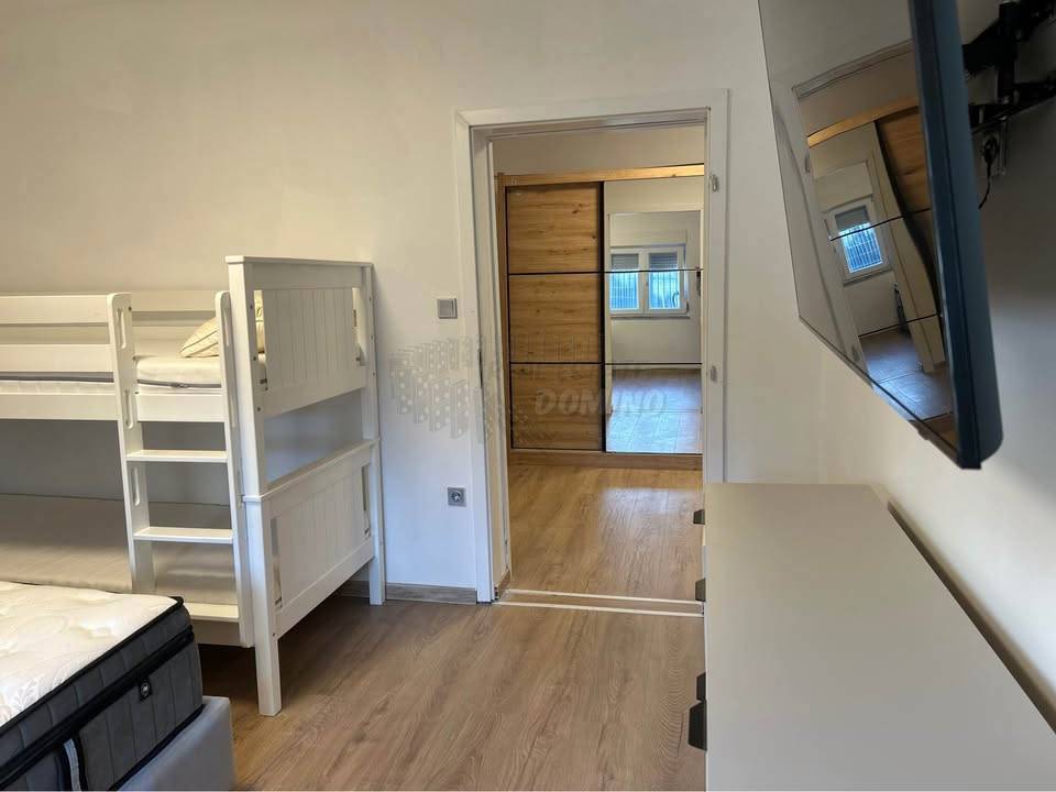 Samostojna hiša z vrtom! Otok Krk