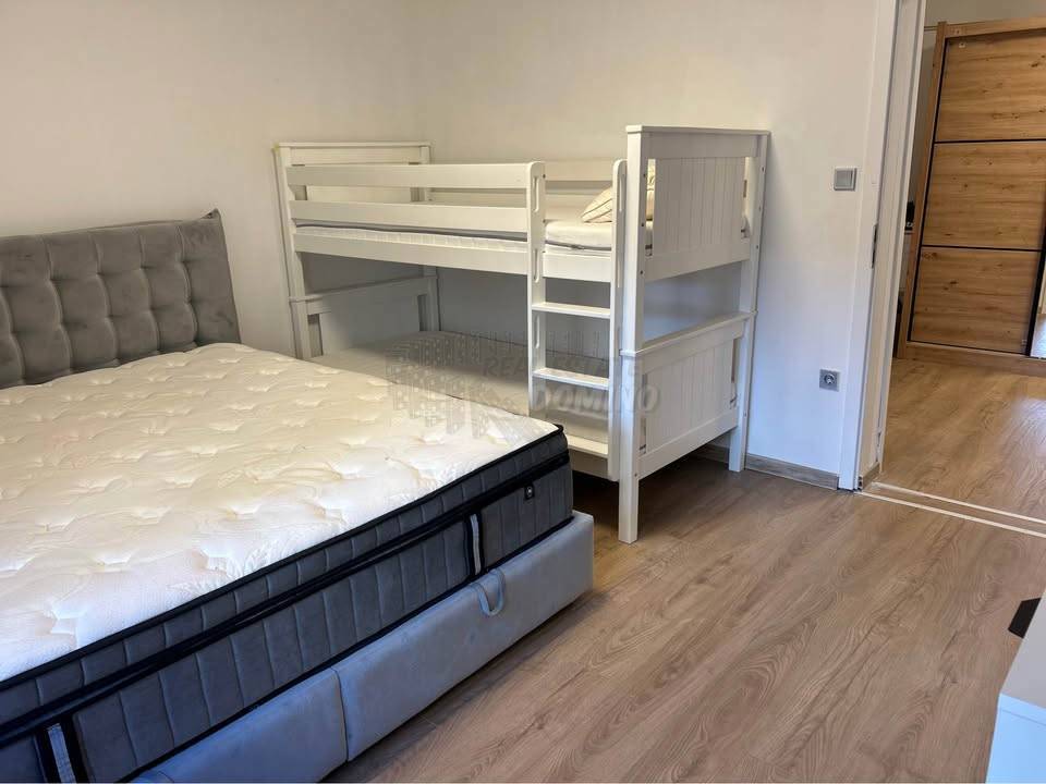 Samostojna hiša z vrtom! Otok Krk