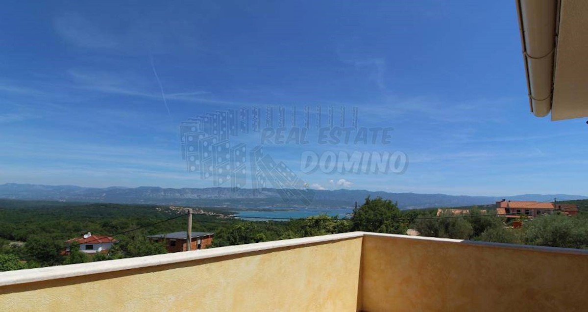 Edinstvena mediteranska vila z bazenom, savno in velikim vrtom!