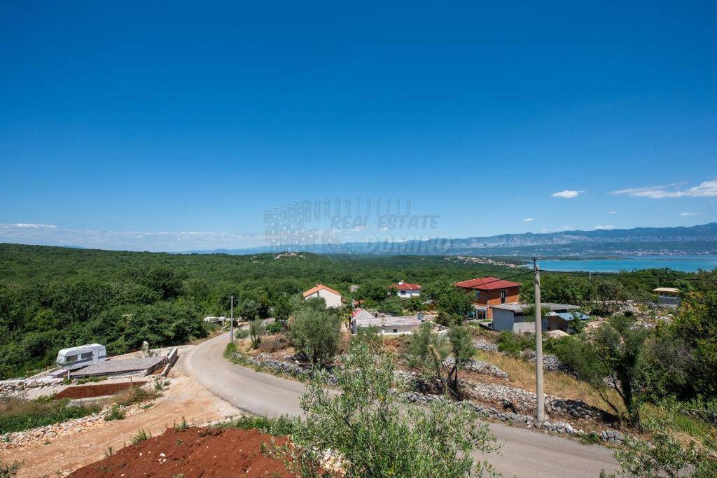 Edinstvena mediteranska vila z bazenom, savno in velikim vrtom!