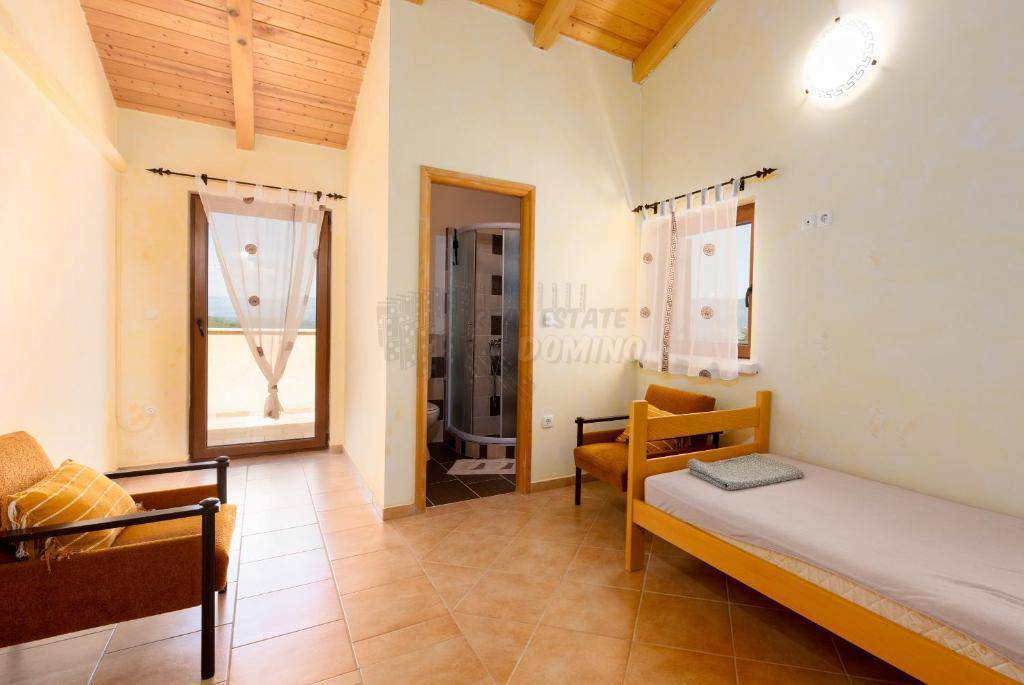 Edinstvena mediteranska vila z bazenom, savno in velikim vrtom!