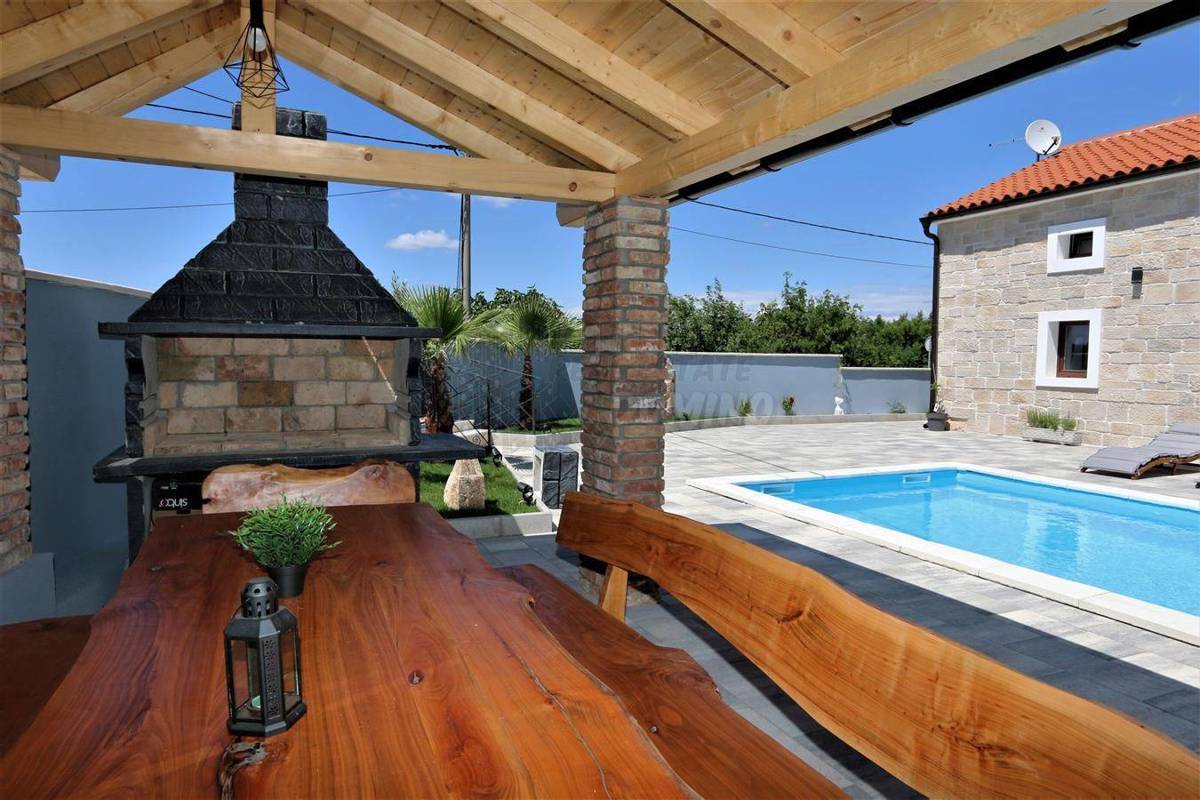 Prenovljena stara kamnita hiša! Otok Krk, Dobrinj