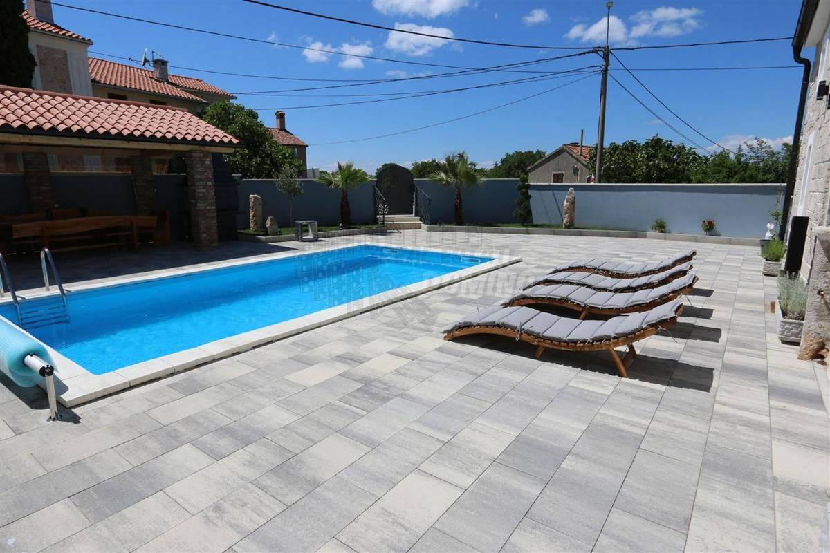 Prenovljena stara kamnita hiša! Otok Krk, Dobrinj