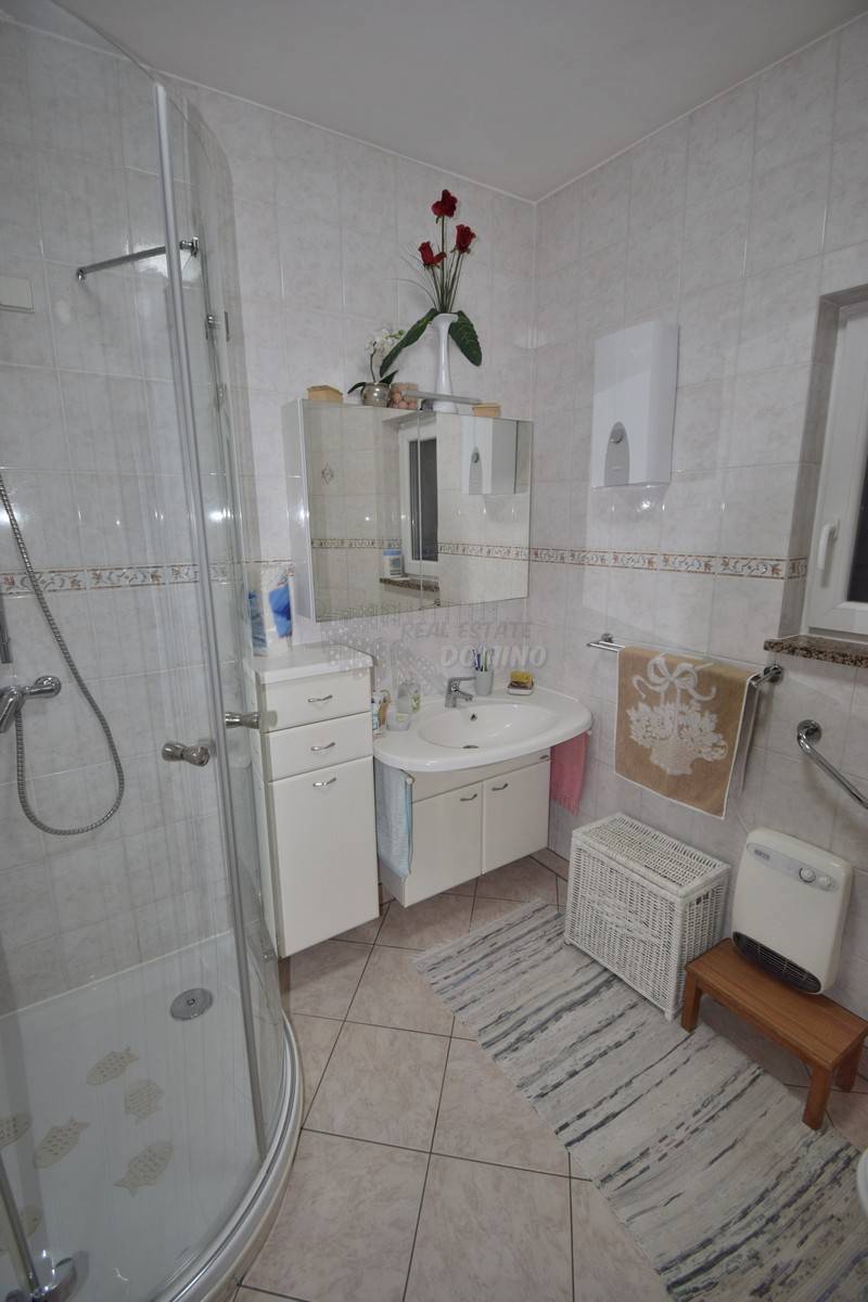 Hiša Malinska, Malinska-Dubašnica, 220m2