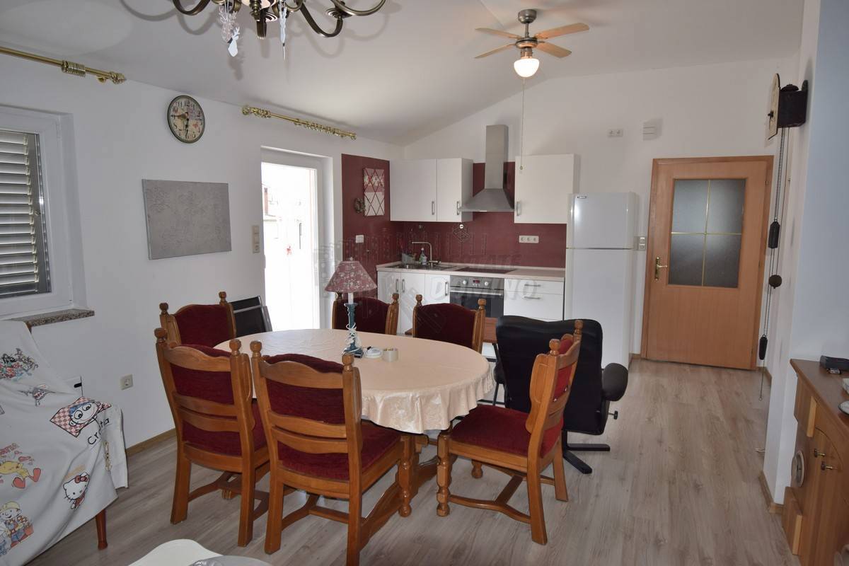 Hiša Malinska, Malinska-Dubašnica, 220m2