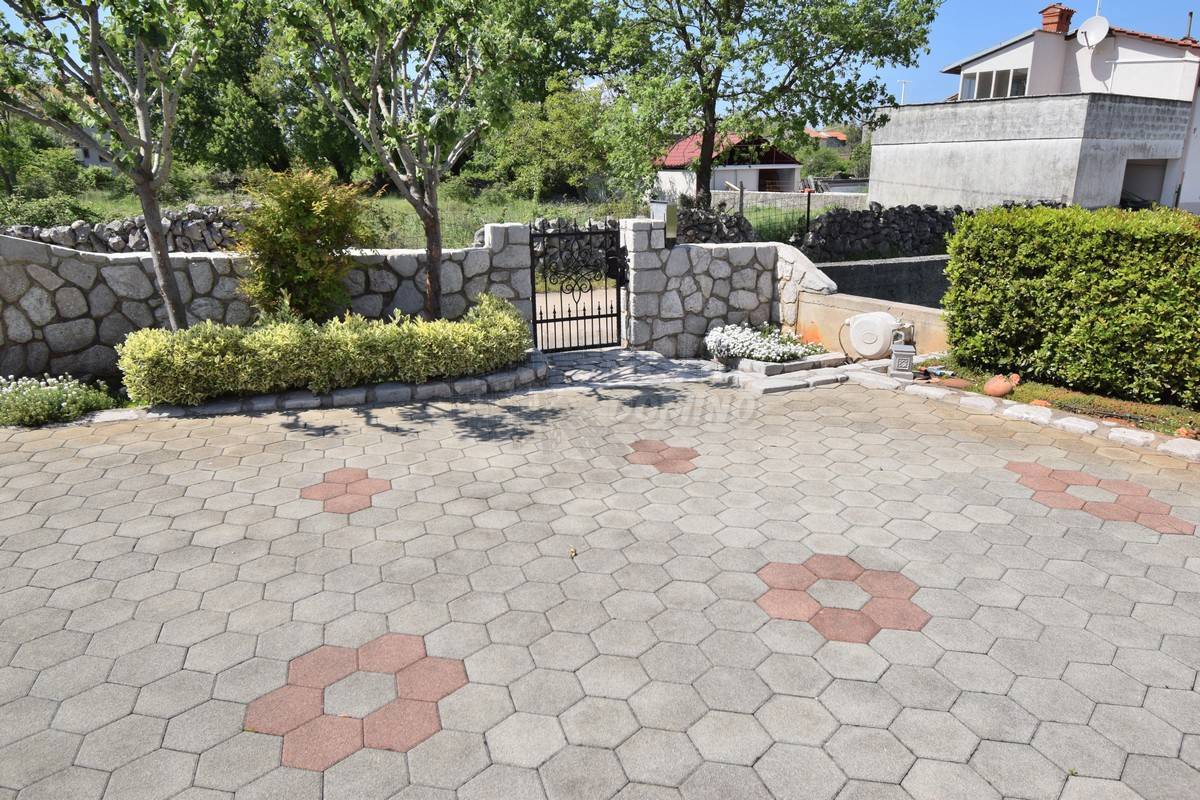 Hiša Malinska, Malinska-Dubašnica, 220m2