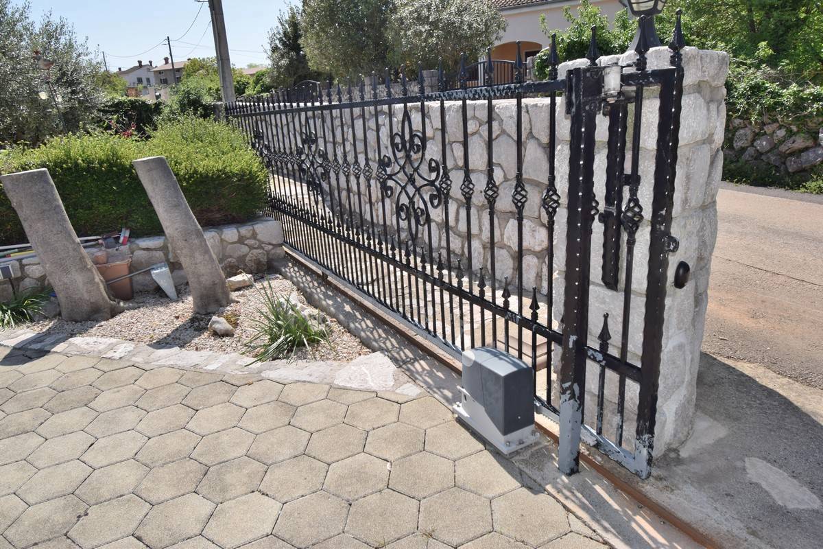 Hiša Malinska, Malinska-Dubašnica, 220m2