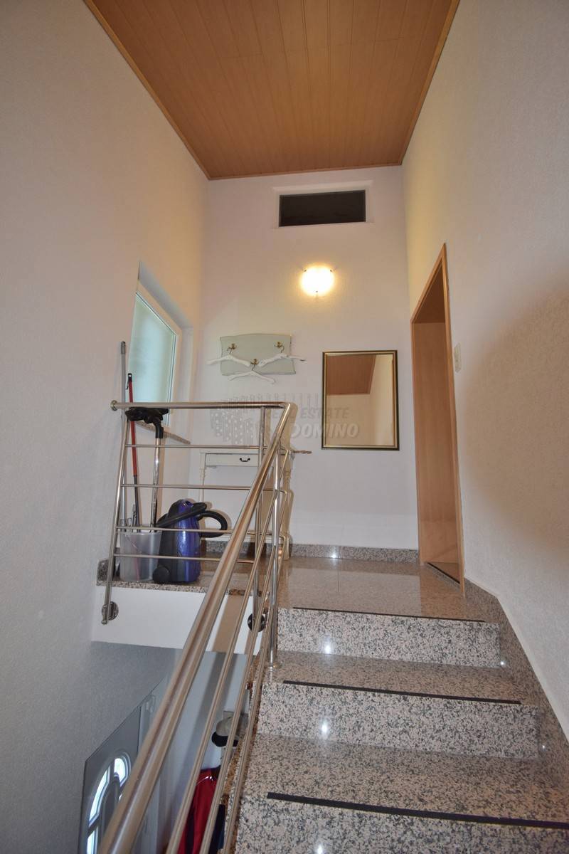 Hiša Malinska, Malinska-Dubašnica, 220m2