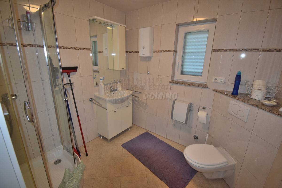 Hiša Malinska, Malinska-Dubašnica, 220m2