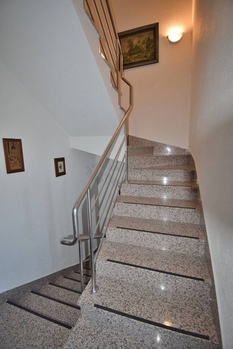 Hiša Malinska, Malinska-Dubašnica, 220m2