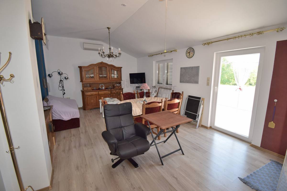 Hiša Malinska, Malinska-Dubašnica, 220m2