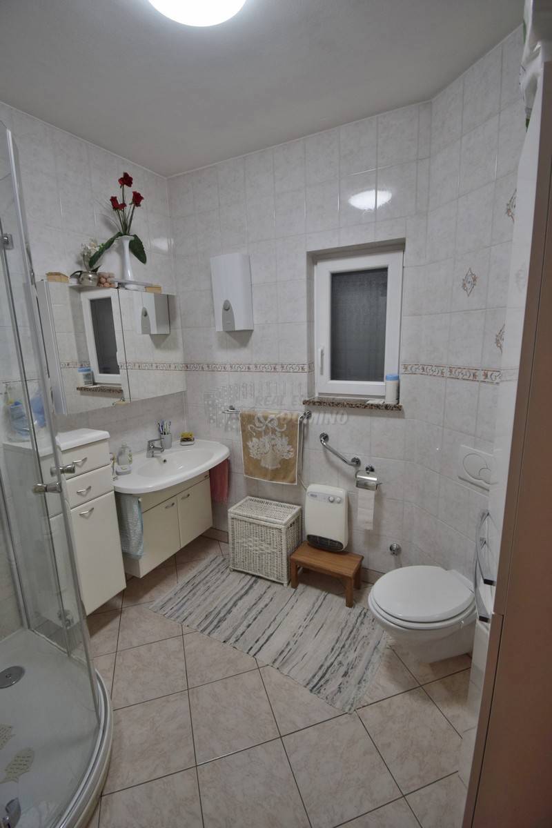 Hiša Malinska, Malinska-Dubašnica, 220m2