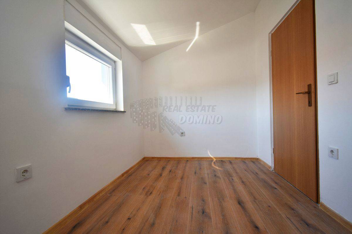 Novogradnja le 150 metrov od morja! šilo!