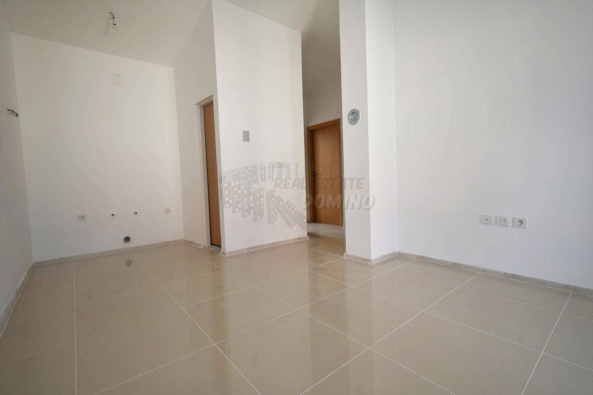 Novogradnja le 150 metrov od morja! šilo!