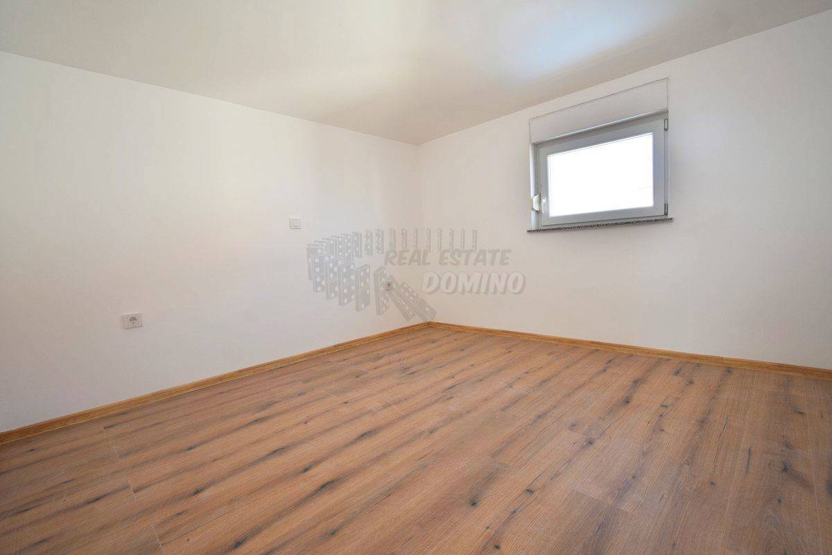 Novogradnja le 150 metrov od morja! šilo!