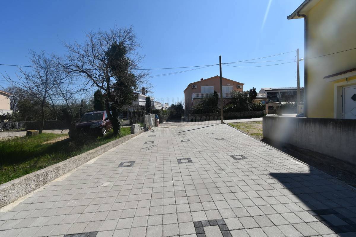 Novogradnja le 150 metrov od morja! šilo!