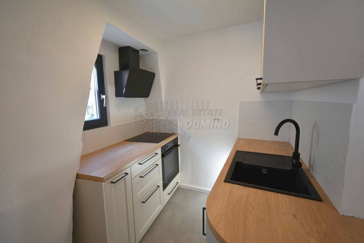 Čudovita obnovljena stara kamnita hiša! Punat!