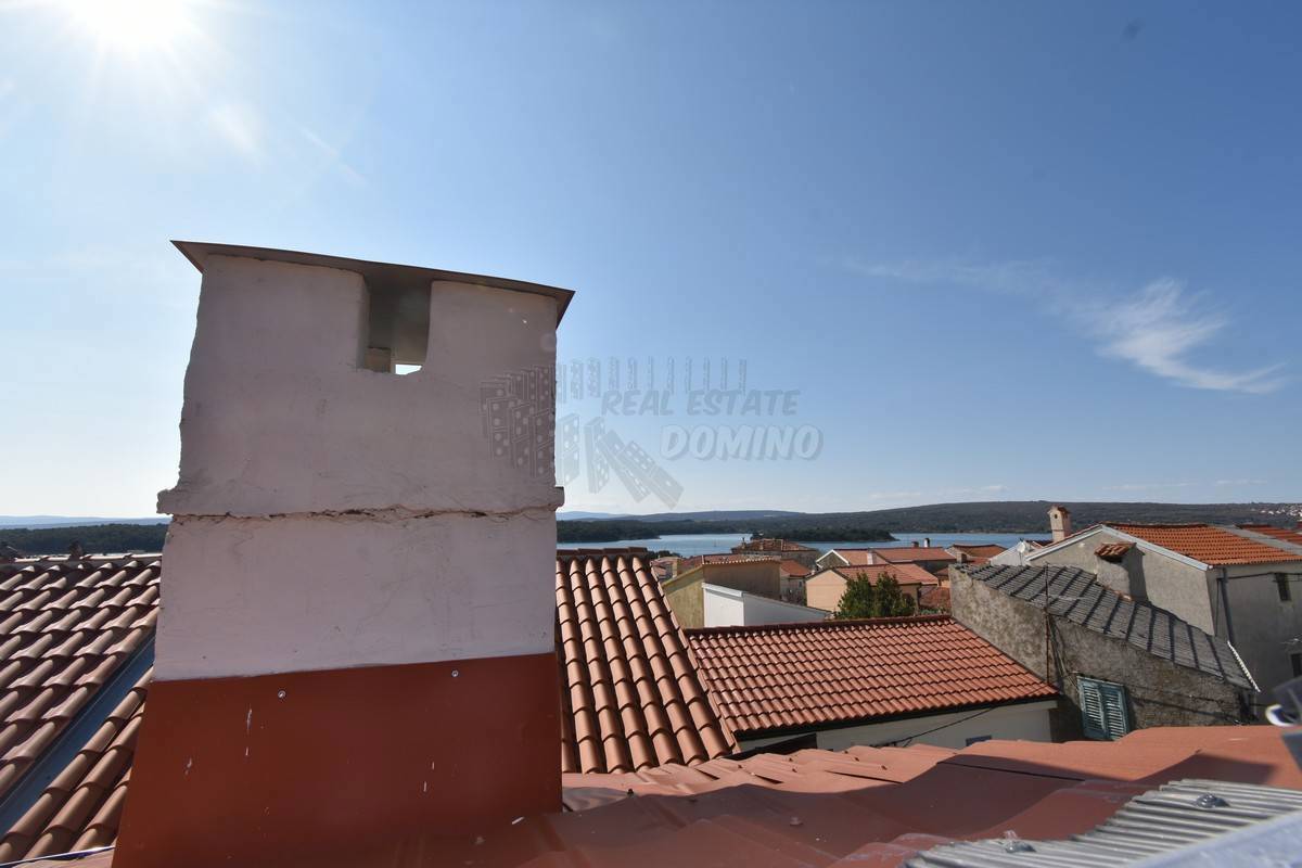 Čudovita obnovljena stara kamnita hiša! Punat!