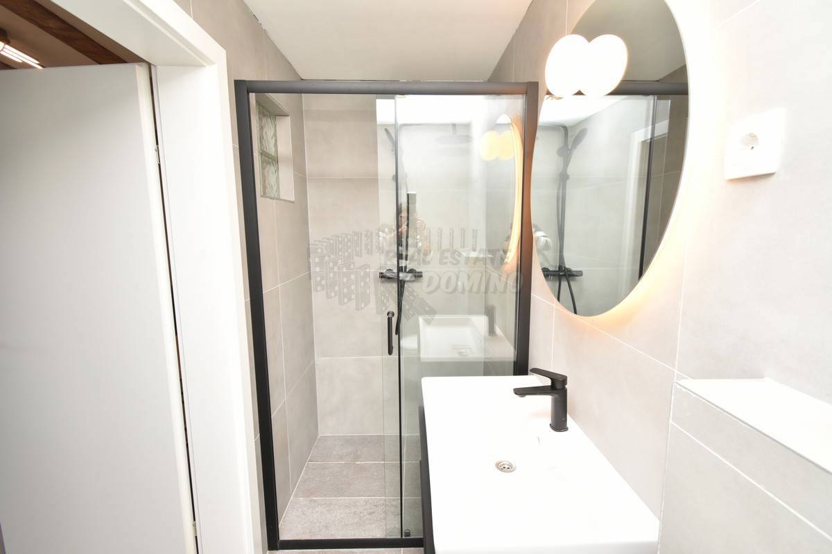 Čudovita obnovljena stara kamnita hiša! Punat!