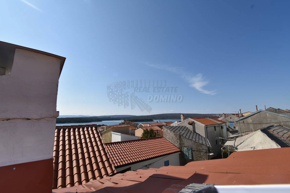 Čudovita obnovljena stara kamnita hiša! Punat!