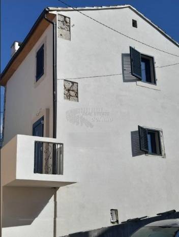 Čudovita obnovljena stara kamnita hiša! Punat!