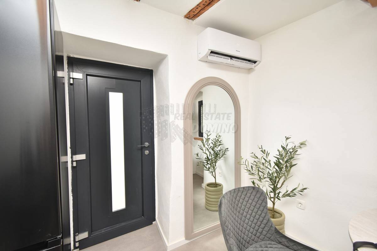 Čudovita obnovljena stara kamnita hiša! Punat!