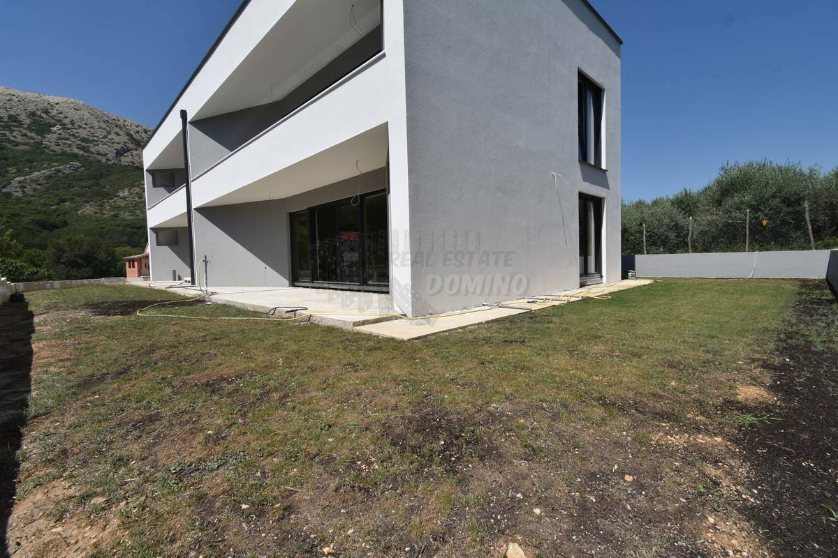 Novogradnja z vrtom - Baška!! Otok Krk Pošaljite povratne informacije Bočne ploče Povijest Spremljeno