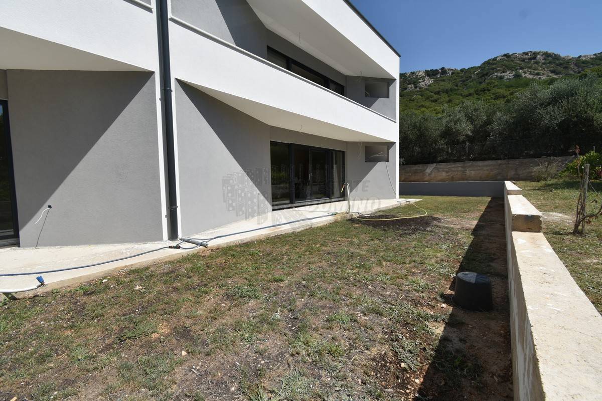 Novogradnja z vrtom - Baška!! Otok Krk Pošaljite povratne informacije Bočne ploče Povijest Spremljeno