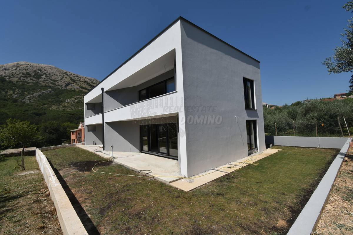 Novogradnja z vrtom - Baška!! Otok Krk Pošaljite povratne informacije Bočne ploče Povijest Spremljeno