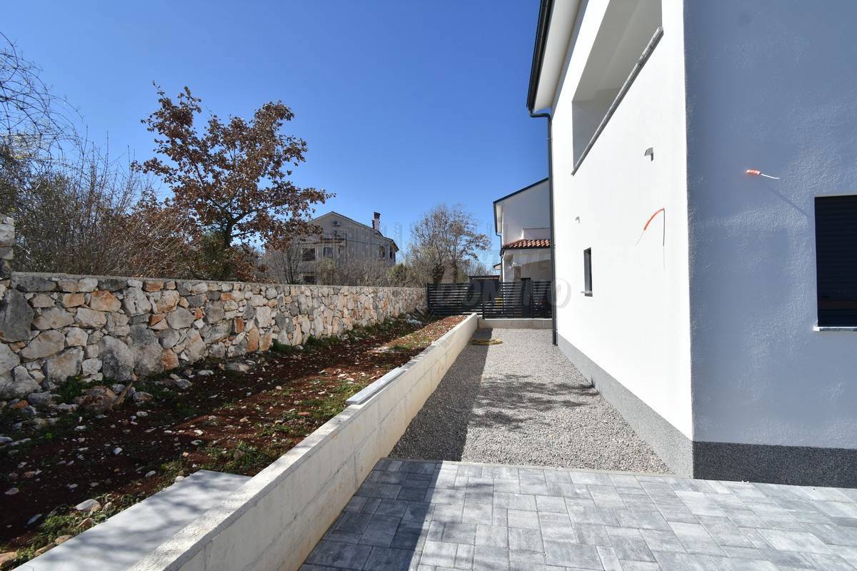 Hiša Dobrinj, 193m2