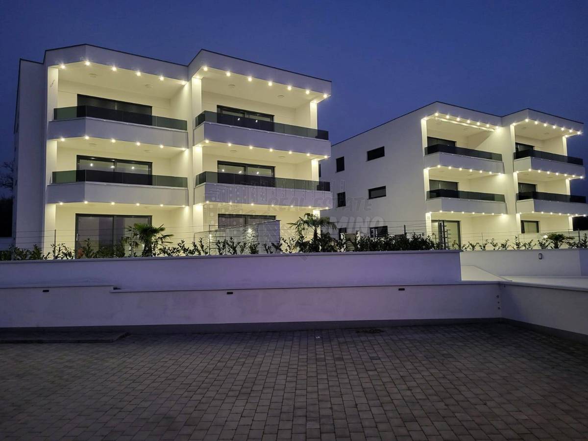 Dve stanovanji v novogradnji! Malinska!