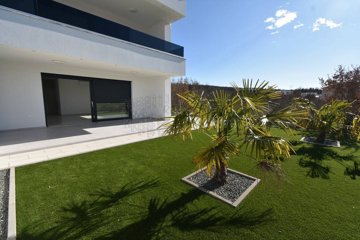 Dve stanovanji v novogradnji! Malinska!