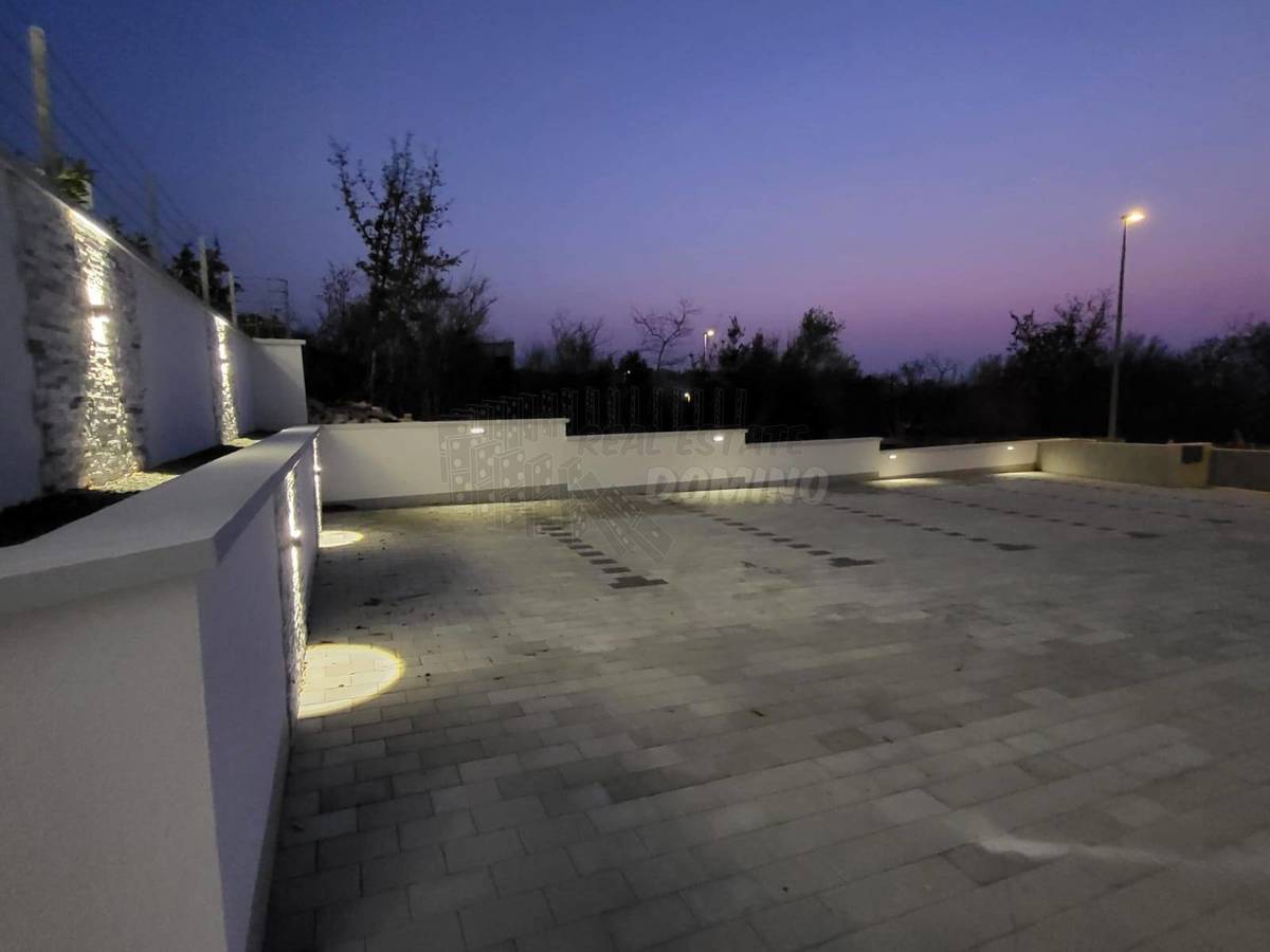 Dve stanovanji v novogradnji! Malinska!