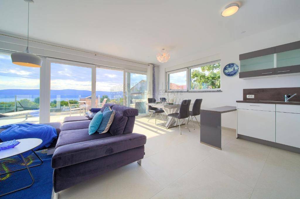 Apartma z zasebnim bazenom! Otok Krk!