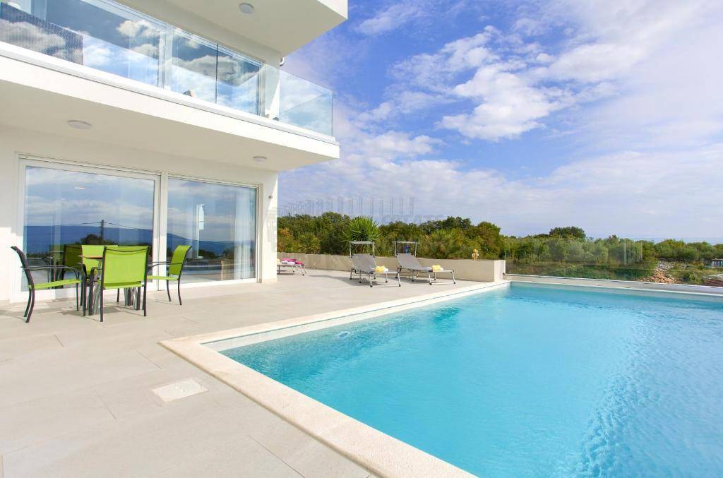 Apartma z zasebnim bazenom! Otok Krk!