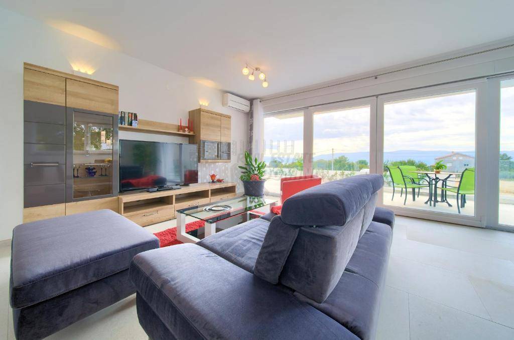 Apartma z zasebnim bazenom! Otok Krk!